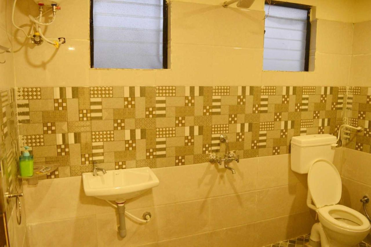 סולאפור Oyo 81018 Moonlight Farm Stays מראה חיצוני תמונה